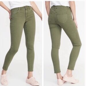 Old Navy Rockstar Super Skinny Jeans